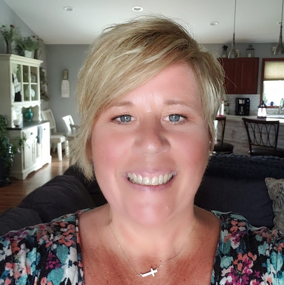 Meet your Posher, Shelley - Picture 1 of 1